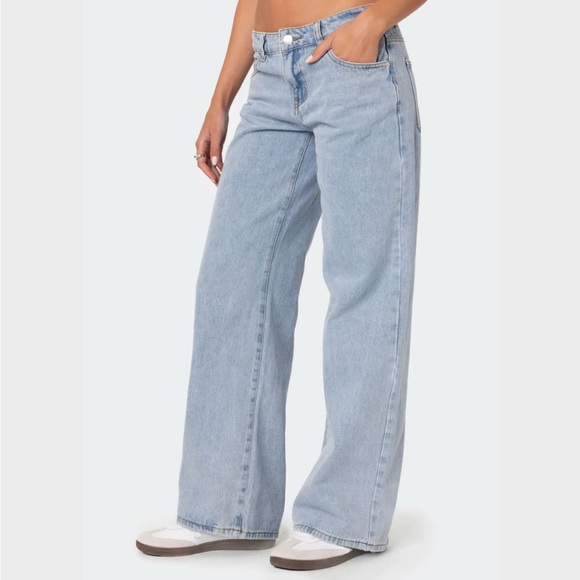 Edikted Raelynn Washed Low Rise Jeans - Picture 3 of 8